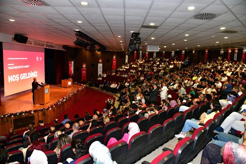 Vali Aziz Yıldırım, Gazi Meclis'te O Gece Konulu Konferansa Katıldı