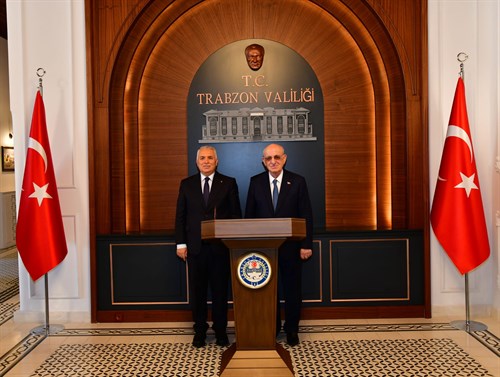 TBMM 27. Dönem Başkanı İsmail Kahraman Trabzon Valisi Aziz Yıldırım’ı Makamında Ziyaret Etti 