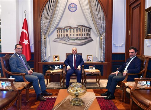 Akçaabat Belediye Başkanı ve AK Parti İlçe Başkanı Vali Aziz Yıldırım'ı Ziyaret Etti